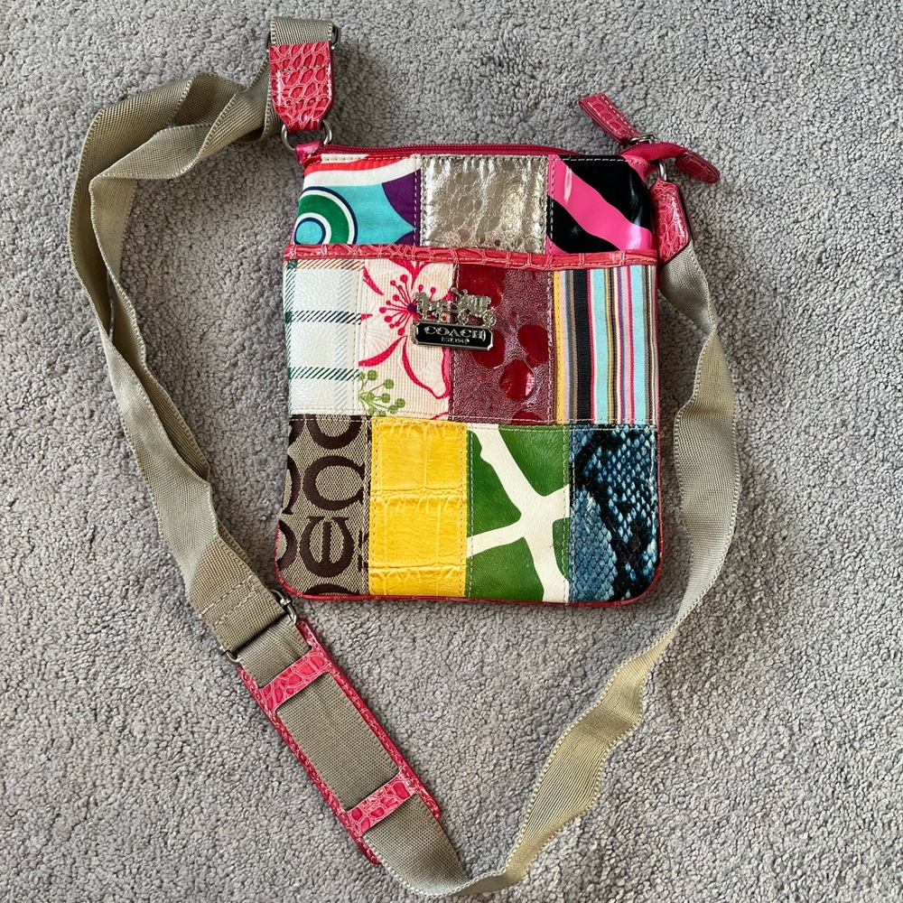 Colorful print Coach crossbody!